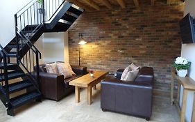The Workshop, In 18Th Century Lothersdale Mill, Bd20 8En